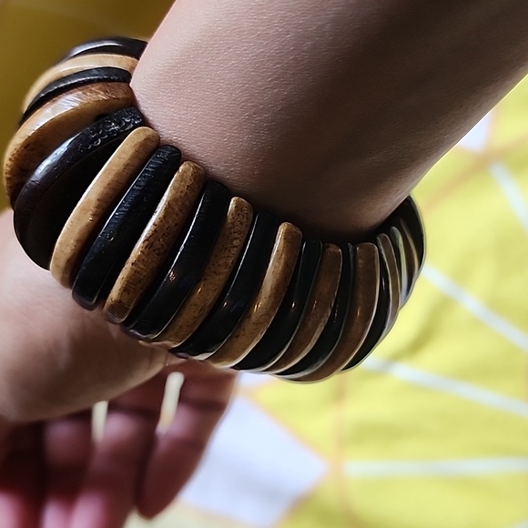 EUC - Wooden Cuff Stretch Bracelet in Light and Dark Brown - Picture 6 of 8